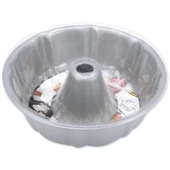 9-3/4" Fluted Tube Pan