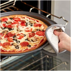 Wilton Perfect Results Non-Stick 14-Inch Pizza Pans With Holes, Multipack Set Of 2 -Wilton Store cpdr4e5nljlbctl5bqzl 97033.1691046845