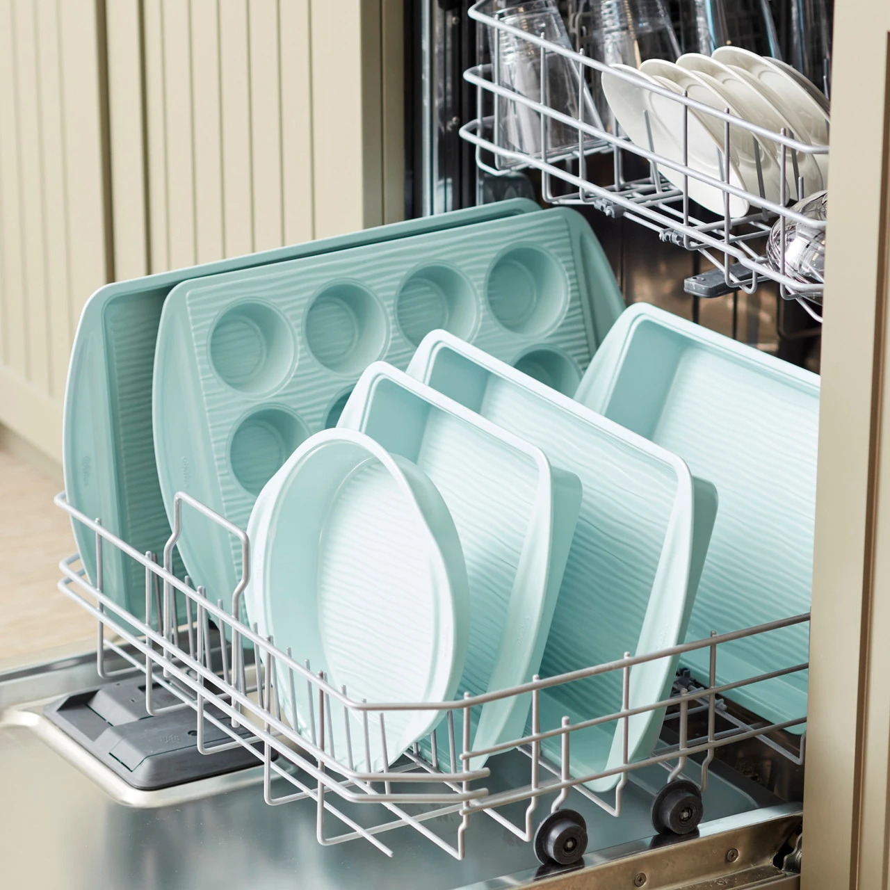 Wilton Texturra Performance Non-Stick Bakeware Muffin Pan, 12-Cup 10 Wilton Texturra Performance Non-Stick Bakeware Muffin Pan, 12-Cup - Image 8