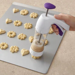 Wilton Simple Success Cookie Press, 13-Piece -Wilton Store d0yfmhzkancdystva7ql 63771.1691046878