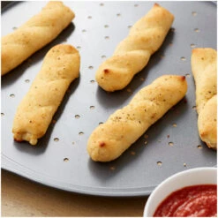 Wilton Perfect Results Non-Stick 14-Inch Pizza Pans With Holes, Multipack Set Of 2 -Wilton Store pjka65twrua6bi8uiwtb 54497.1691046845