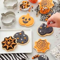 Wilton Set Of 7 Haunted House Cutters -Wilton Store wilton set of 7 haunted house cutters p13040 68946 image